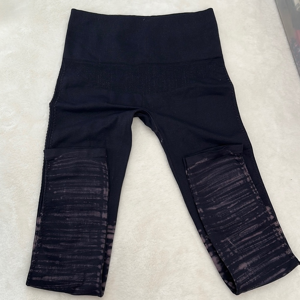 Black Cropped Leggings with Patterned Panels